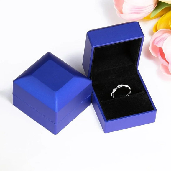 Moissanite Twisted Rope Wedding Band, D Color VVS1 18K White Gold Plated 925 - Picture 5 of 6